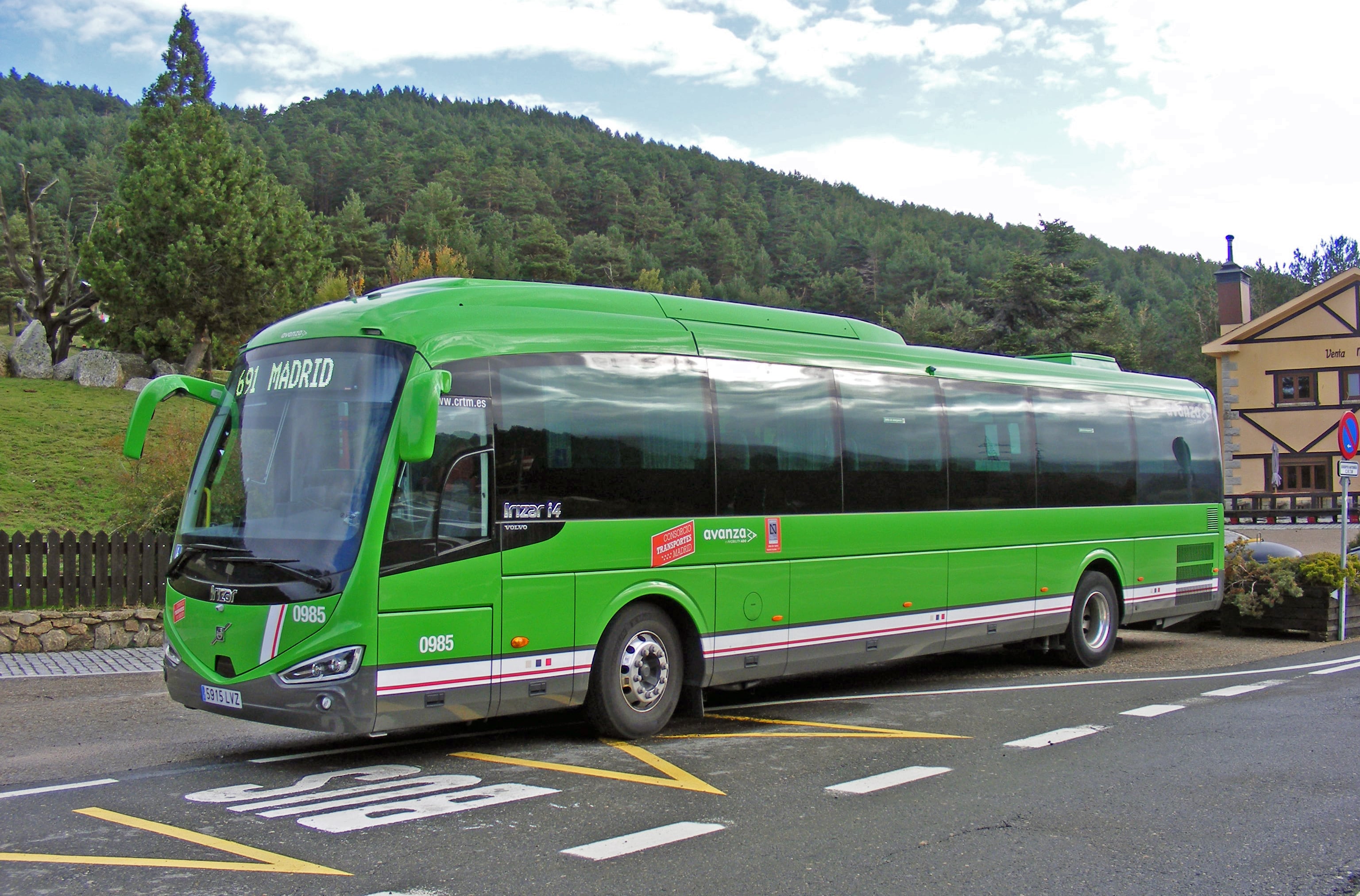 La línea 691 conecta el intercambiador de Moncloa de Madrid con Becerril de la Sierra, Navacerrada y Valdesquí