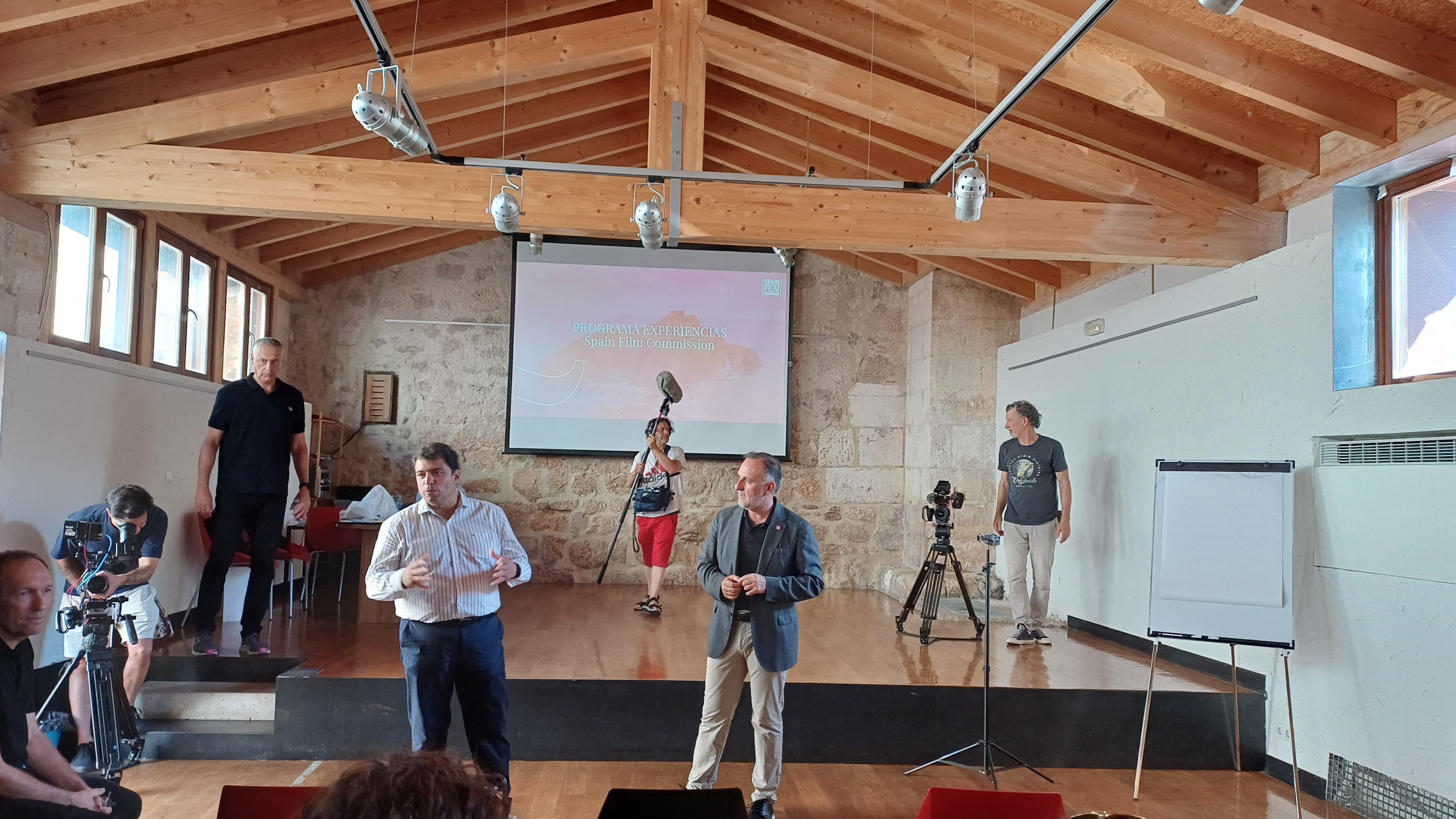 Taller sobre turismo de cine celebrado en Covarrubias (Burgos) sobre la experiencia del cementerio de &#039;Sad Hill&#039;