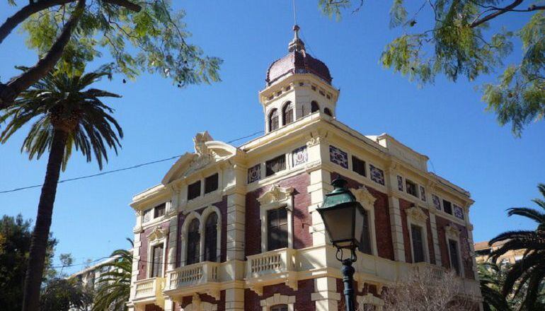 Sede de la Universidad Popular de Valencia en el Parque de Ayora