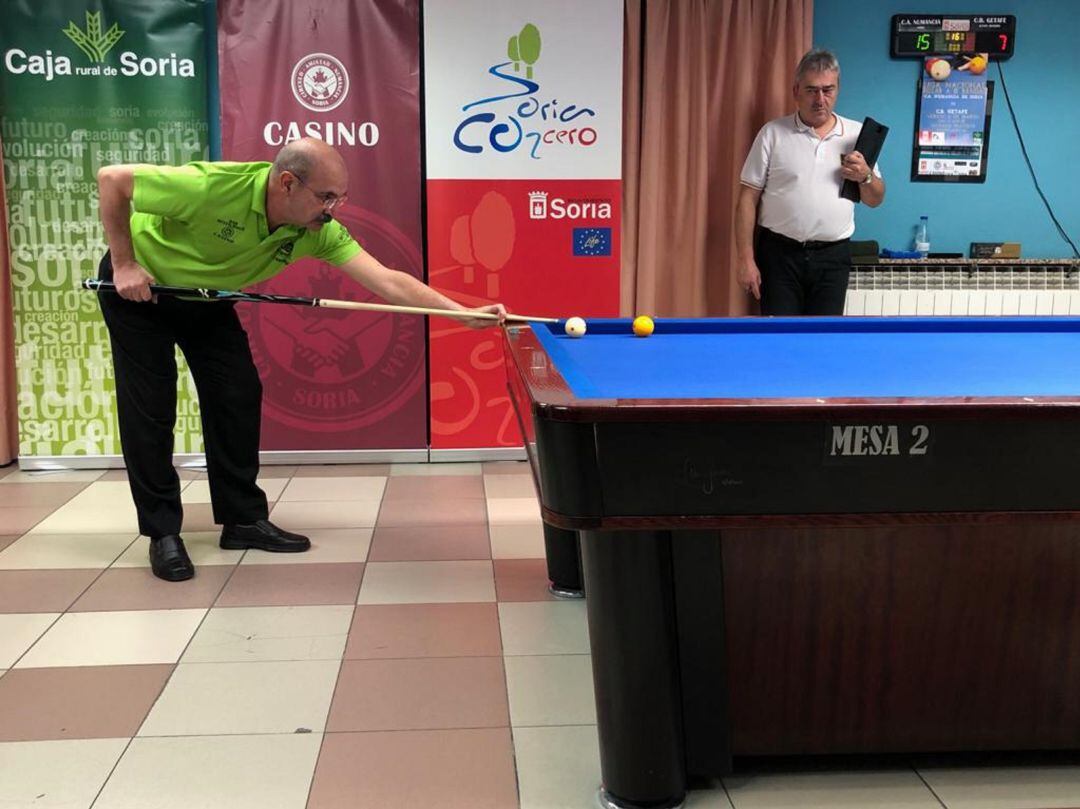 PEdro Camarero, durante su partido en el Casino Amistad Numancia.