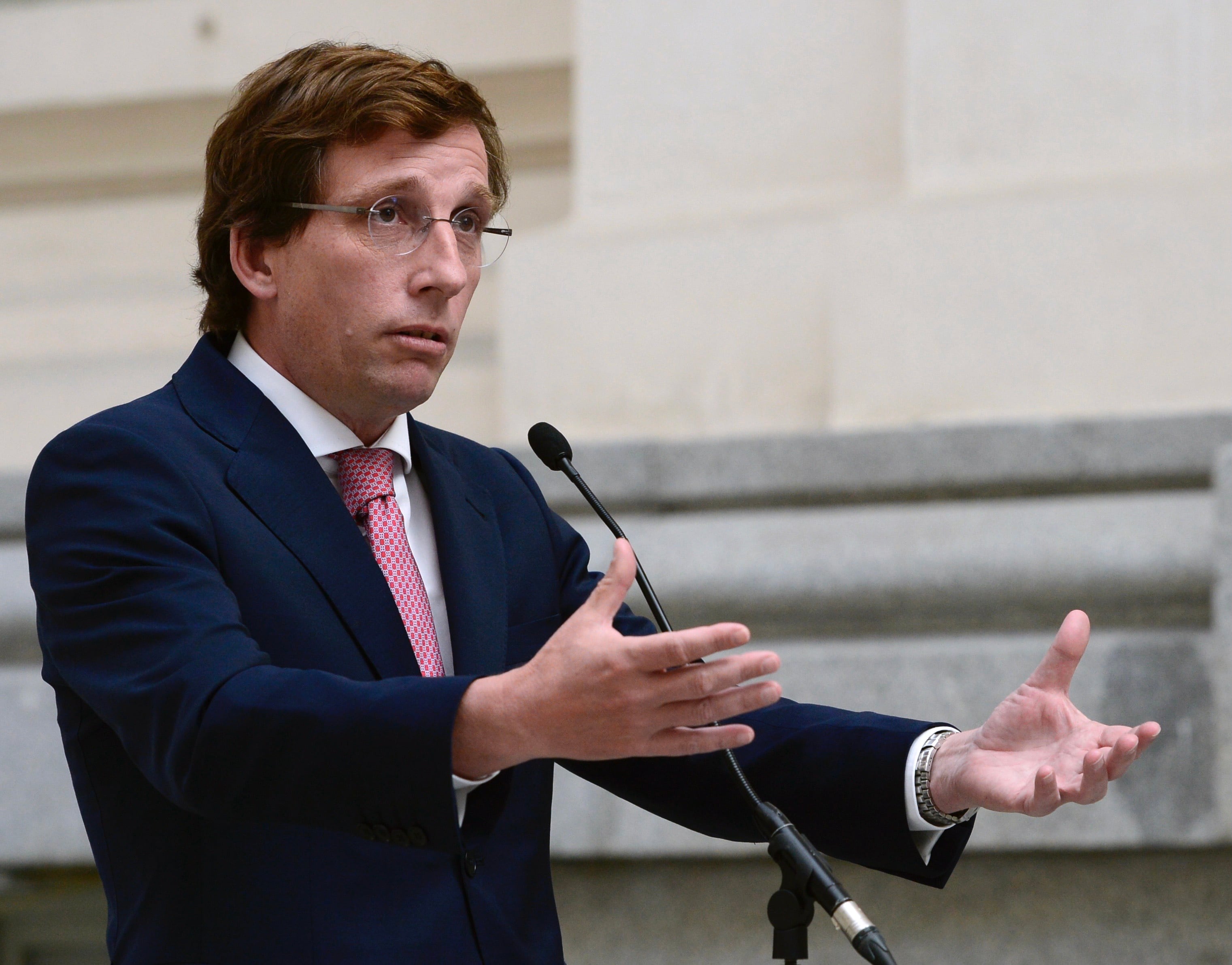 El alcalde de Madrid, José Luis Martínez-Almeida, en rueda de prensa ofrecida este jueves en el Palacio de CIbeles