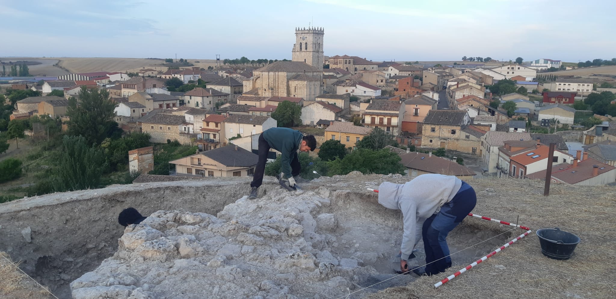 Imagen de archivo de las primeras excavaciones arqueológicas realizadas en Guzmán