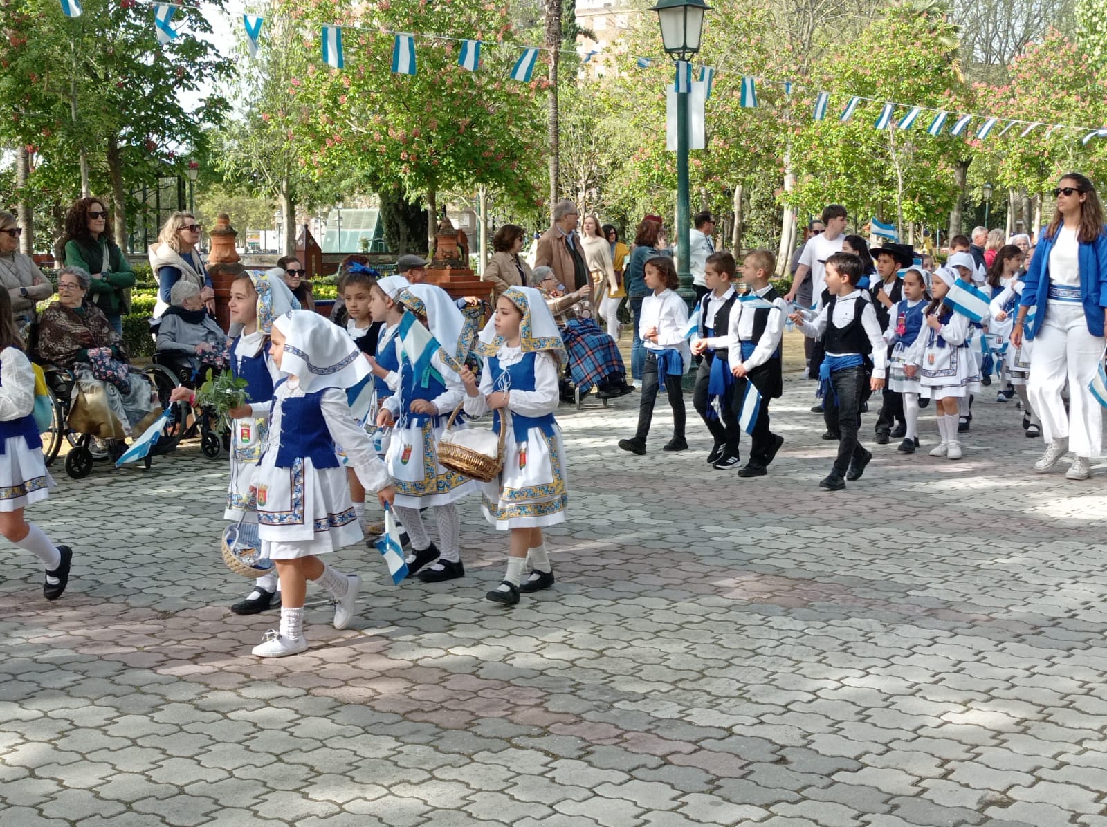 Más de 2.000 niños y 33 centros educativos han participado en la Mondilla
