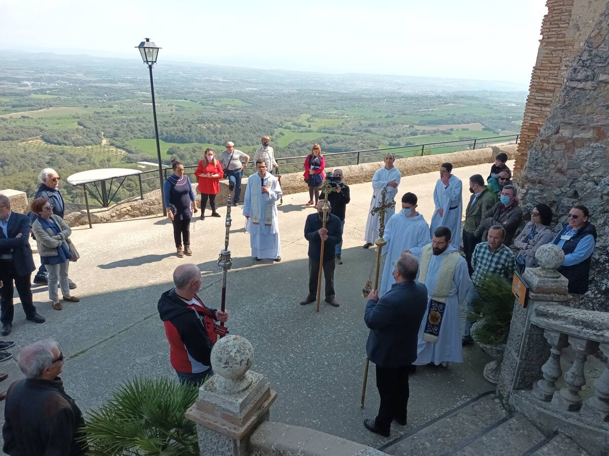 Barbastro y Berbegal cumplen con la tradición de iniciar las romerías al Monasterio de El Pueyo