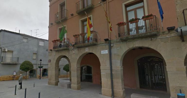 Façana de l'Ajuntament d'Almacelles