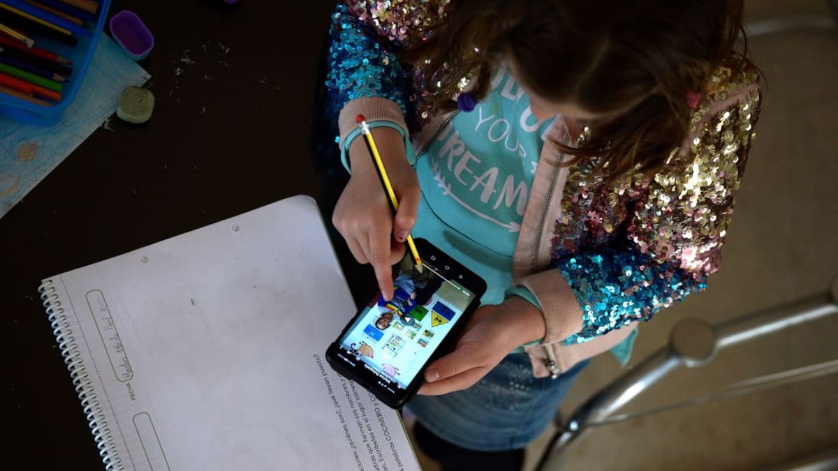 Tecnología al servicio de la educación, con sus pros y sus contras