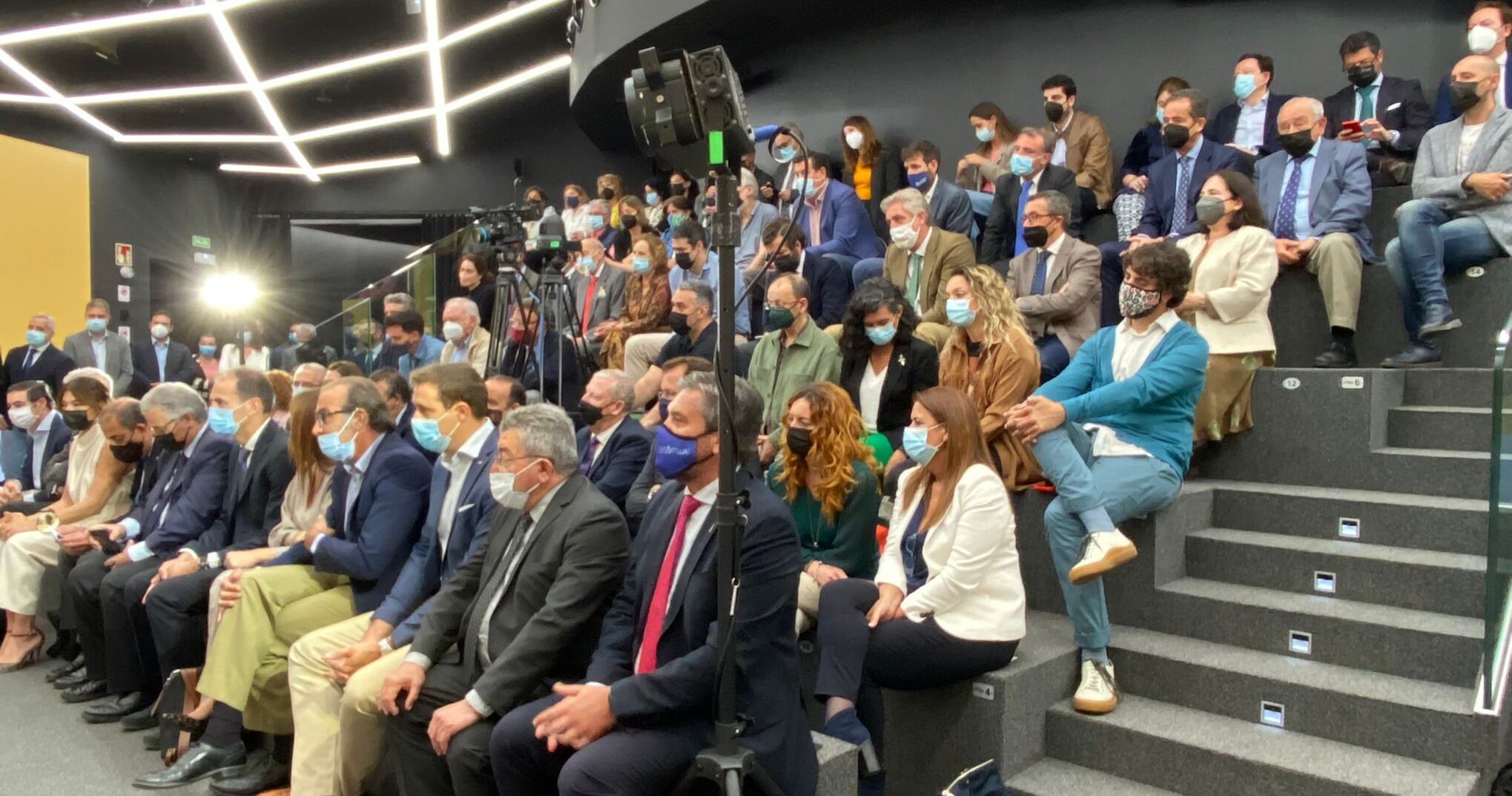 Público asistente en la Sala Feeling de Las Setas durante la jornada dedicada a los 100 días como alcalde de Antonio Muñoz
