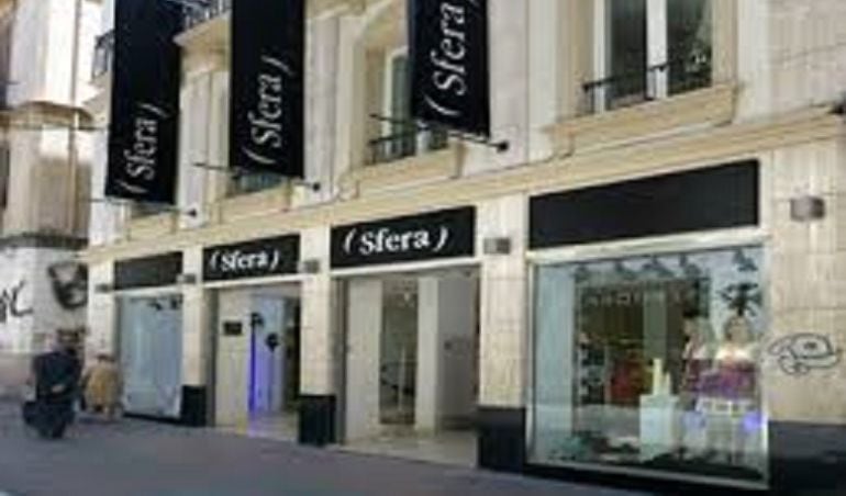 Tienda de Sfera en la calle Juan Carlos I