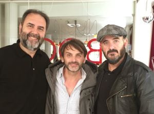 El productor Enrique Viciano, el actor Fernando Tejero y el director conquense Juanra Fernández.