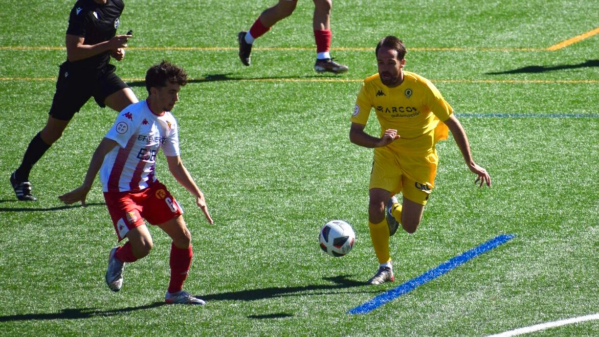 Michel Herrero, jugador del Hércules, frente a Manresa