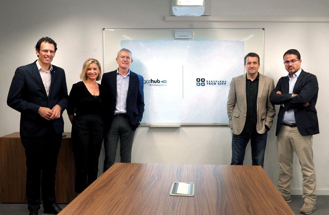 Eugenio Calabuig (Global Omnium) amb Jaime Barba i Patricia Pastor de GOAIgua y GOHub (a l'esquerra) i el CEO de Barcelona Tech City Miquel Marti
