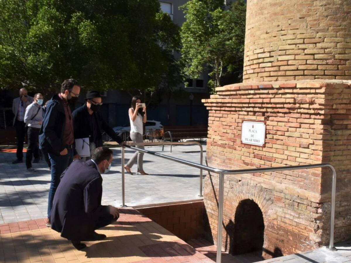La remodelación de la plaza Pilar Miró deja al descubierto el cenicero de la chimenea de la antigua tejera