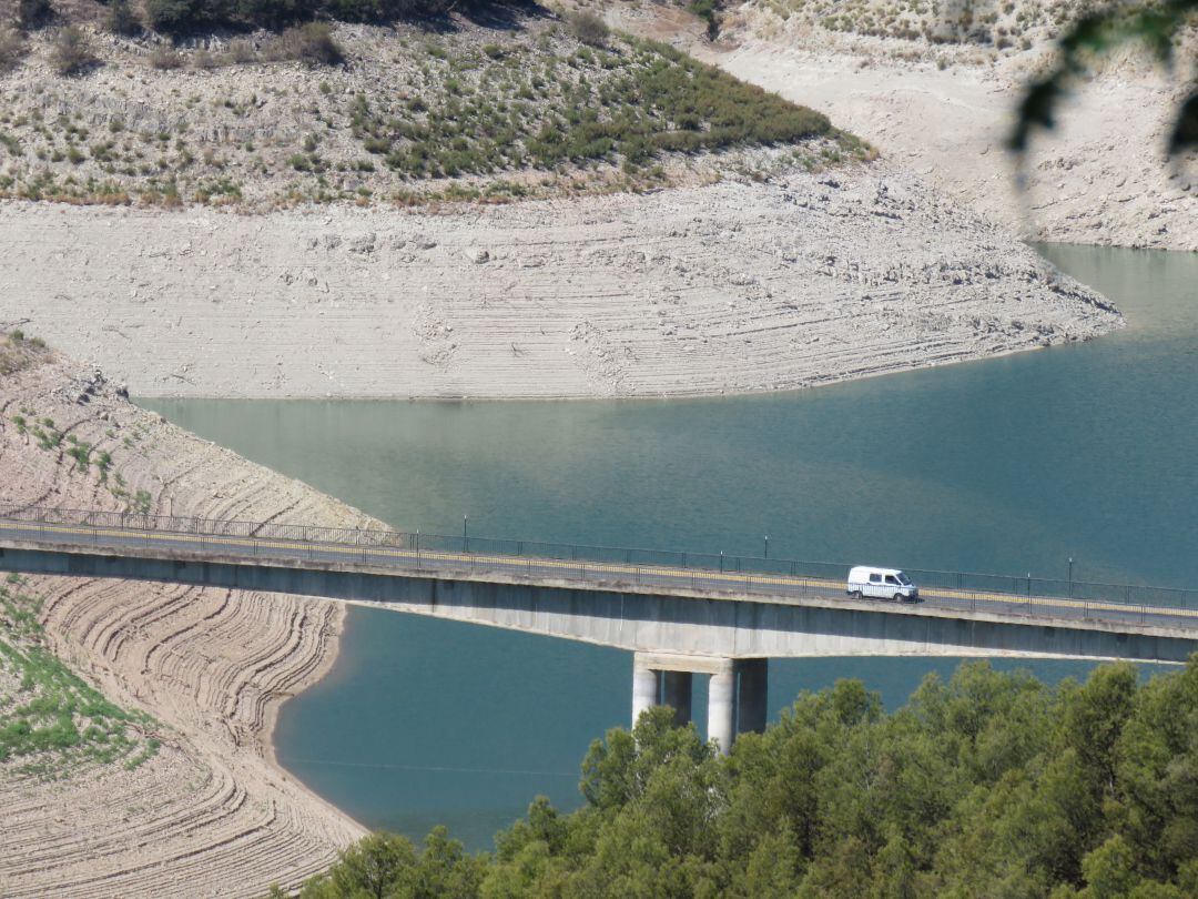 Panorámica del Embalse de Iznájar. Foto de archivo