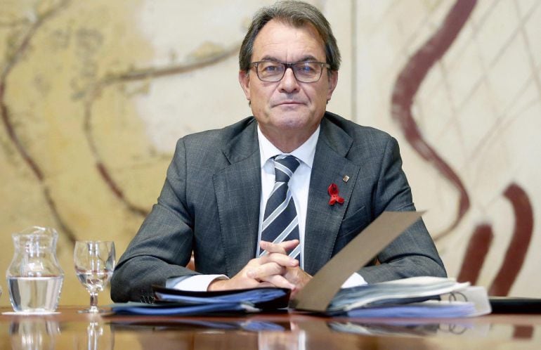 El presidente de la Generalitat en funciones, Artur Mas, durante la reunión semanal del Govern