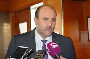 El vicepresidente de Castilla-La Mancha, José Luis Martínez Guijarro