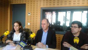 Pilar Vicente, Antonio Gato y Alberto Bustos escuchan la intervención del portavoz del PP