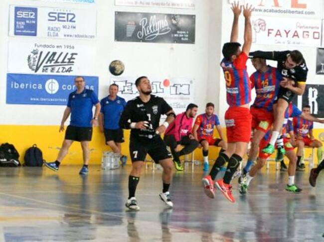 Germán Bastán lanza a puerta