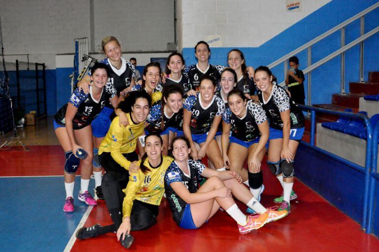 El equipo eldense celebró el importante y trabajado triunfo