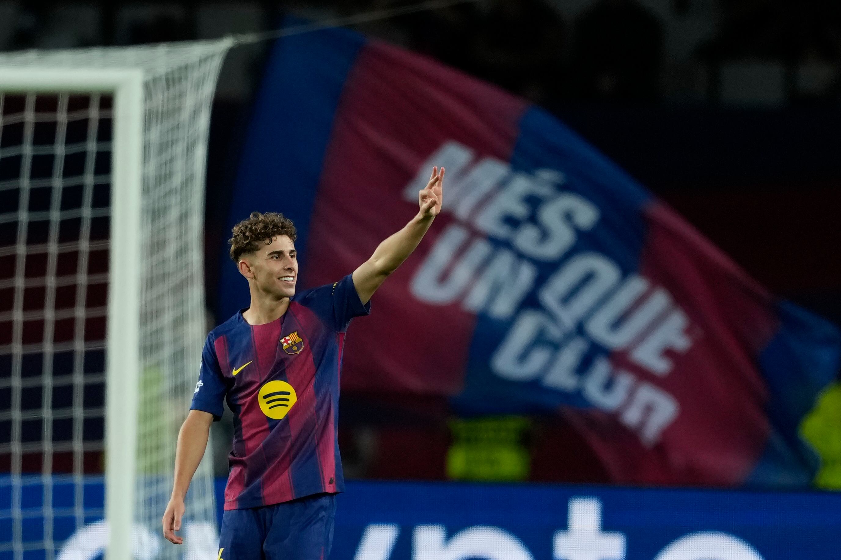  Fermín López celebrando un gol contra Olympiacos