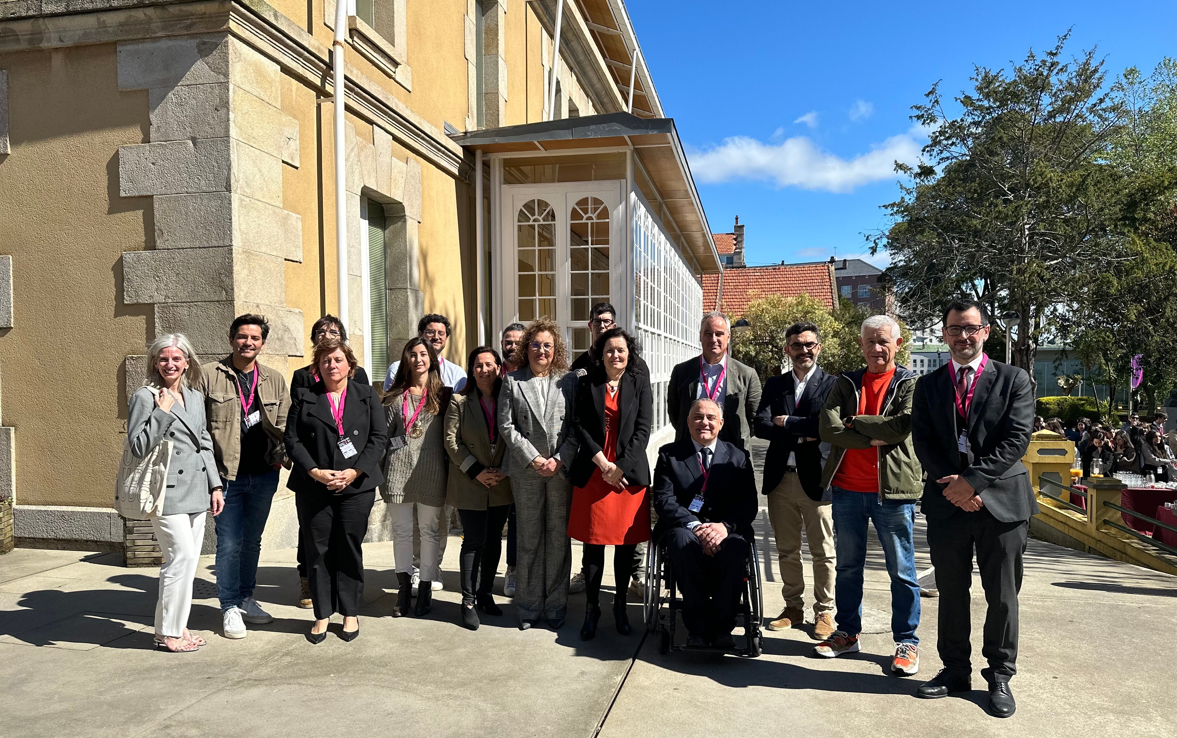 Foto de familia de participantes en el foro (Foto: Campus Industrial Ferrol)