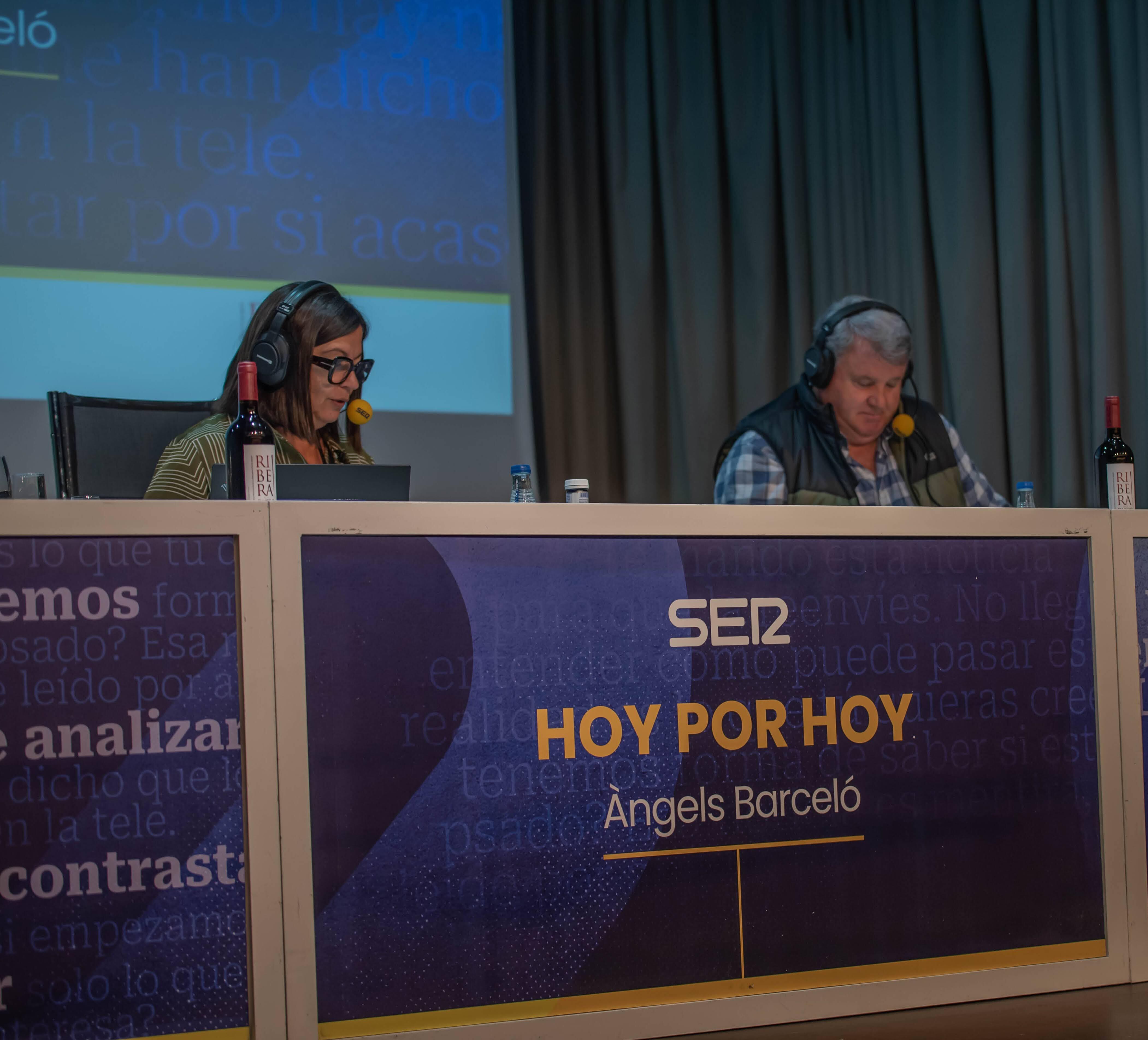 Ángels Barceló, con Enrique Pascual