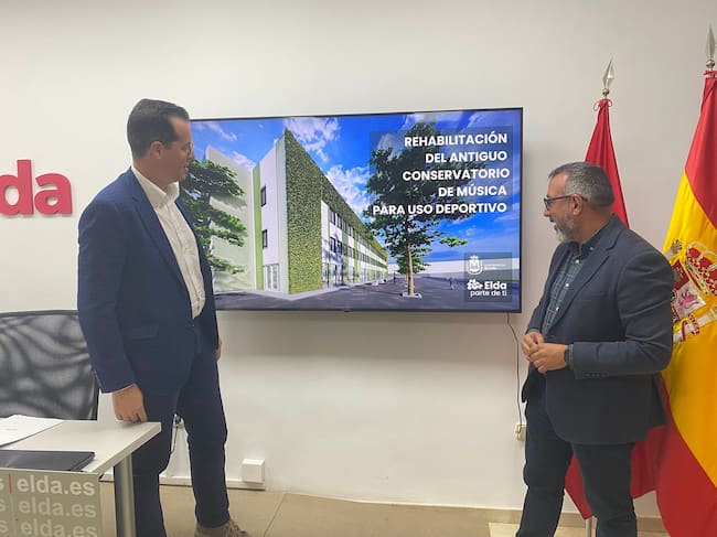 El alcalde de Elda, Rubén Alfaro, ha presentado el proyecto junto a José Antonio Amat, concejal de Inversiones y Espacio Público