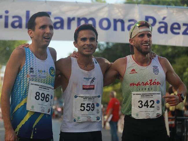 Sergio Mena junto a sus compañeros de podio en el Memorial