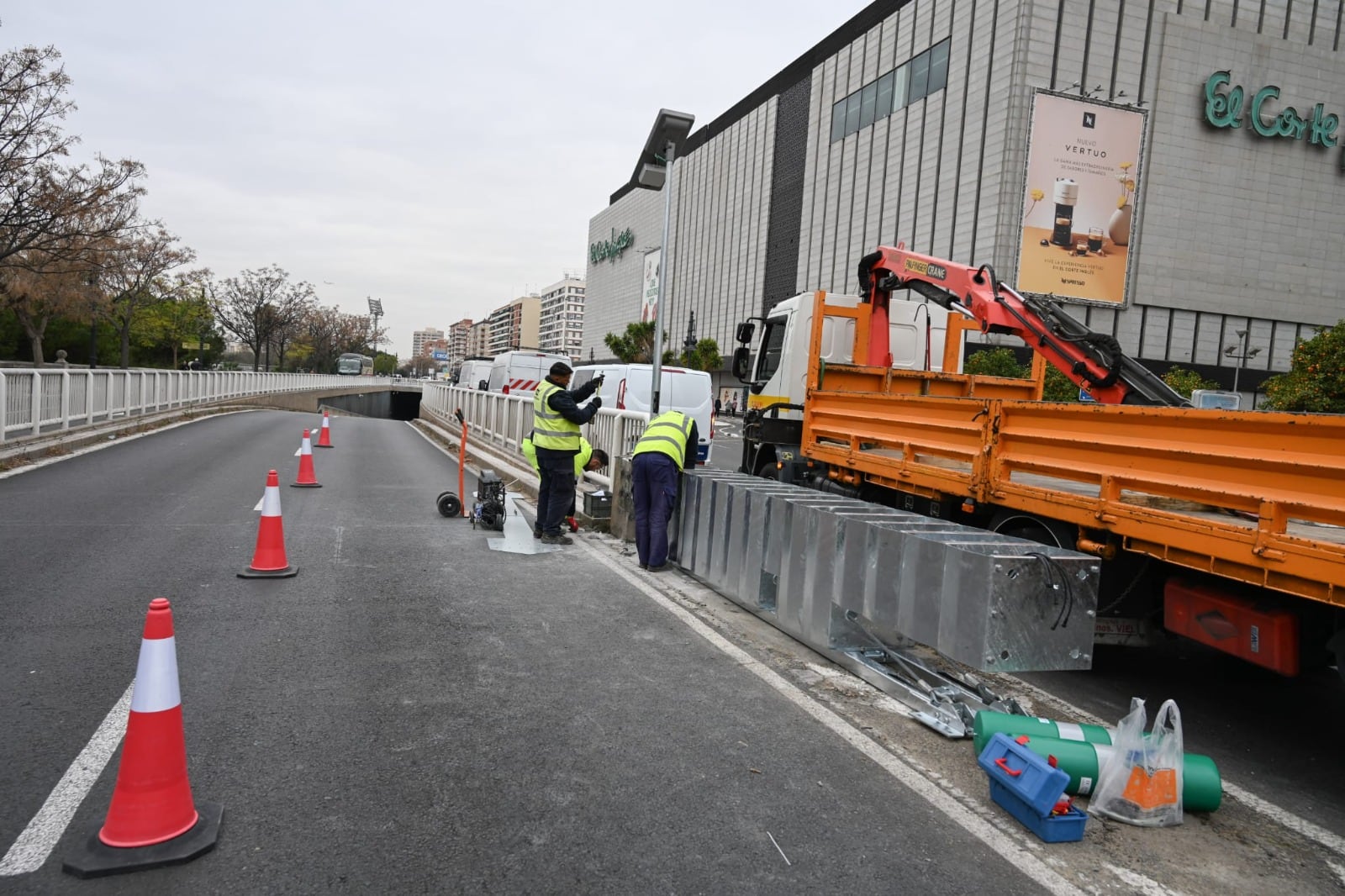 Amotiguador de impactos en la entrada del túnel de Menéndez Pidal