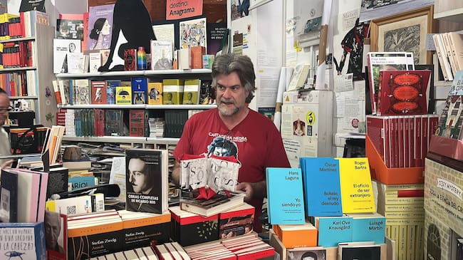 Inicio de Hoy por Hoy Cartagena desde La Montaña Mágica, el refugio de los lectores en el Día del Libro