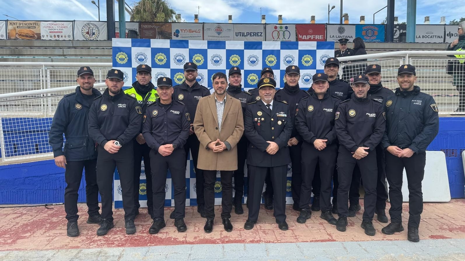 El jefe de la Policía Local de Ondara, Toni Galiano, y 12 agentes más recibieron el reconocimiento