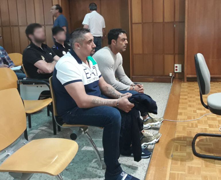 A la izquierda, el asesino confeso Mariano, alias 'el Chino', a la derecha el encubridor confeso Federico, alias 'el Federo'