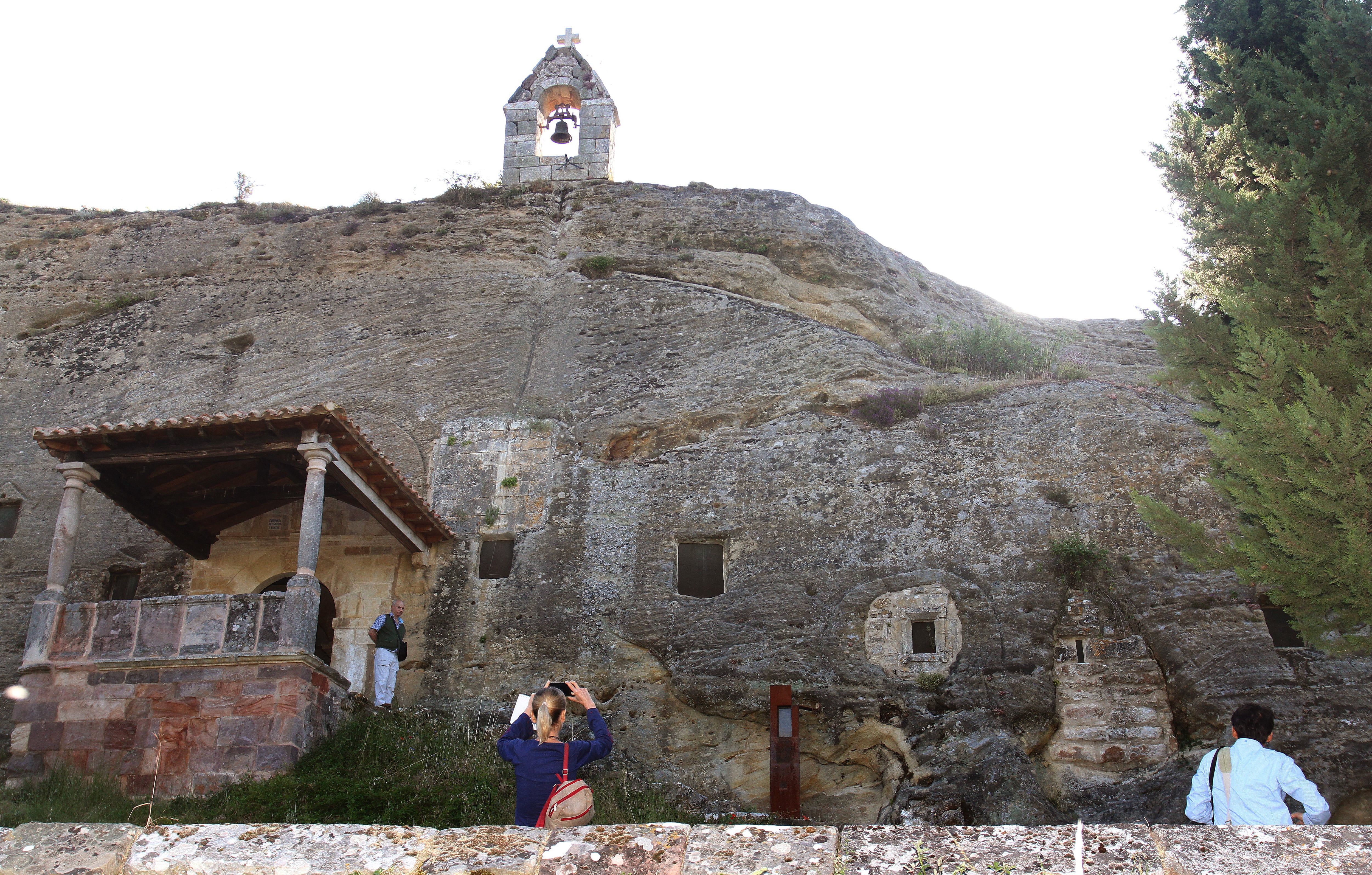 Iglesia rupestre de Santos Justo y Pastor en Olleros de Pisuerga (Palencia)