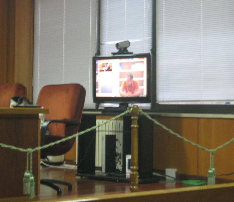 El condenado declaró por videoconferencia en la vista celebrada en Ponferada