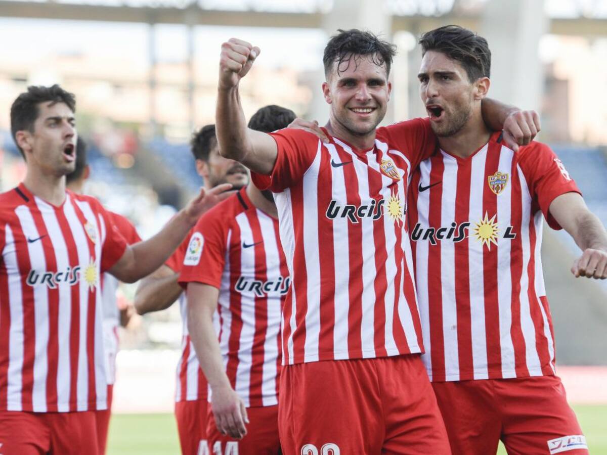 El Almería canta los cuarenta en casa