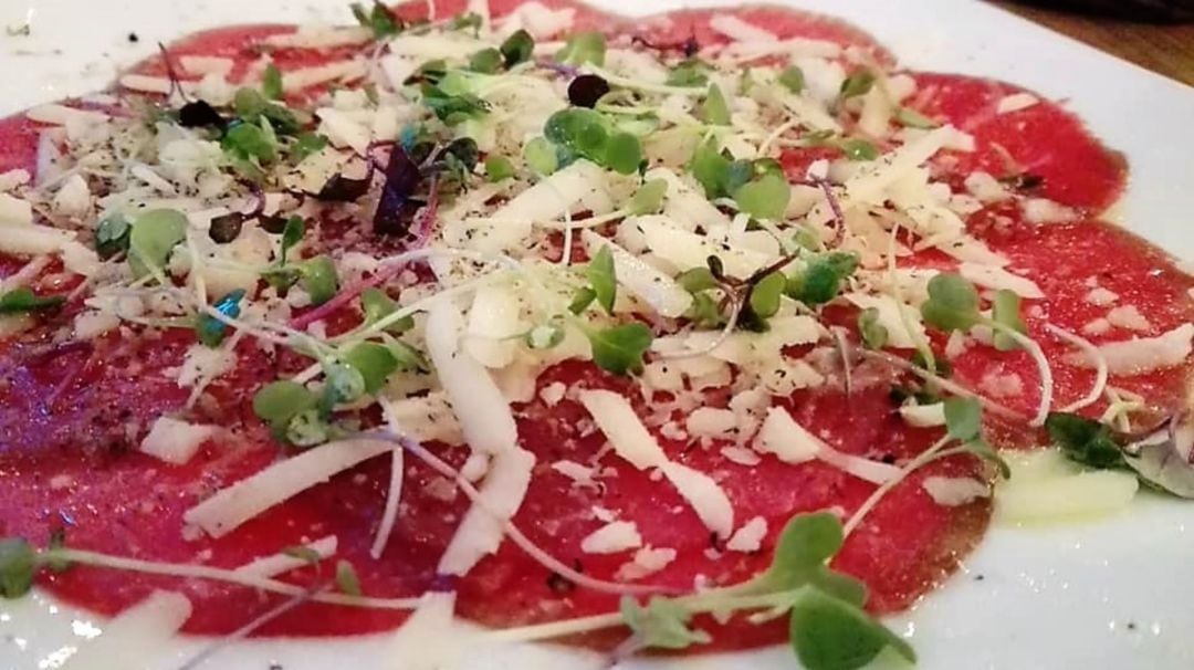Carpaccio de wagyu y trufa negra 