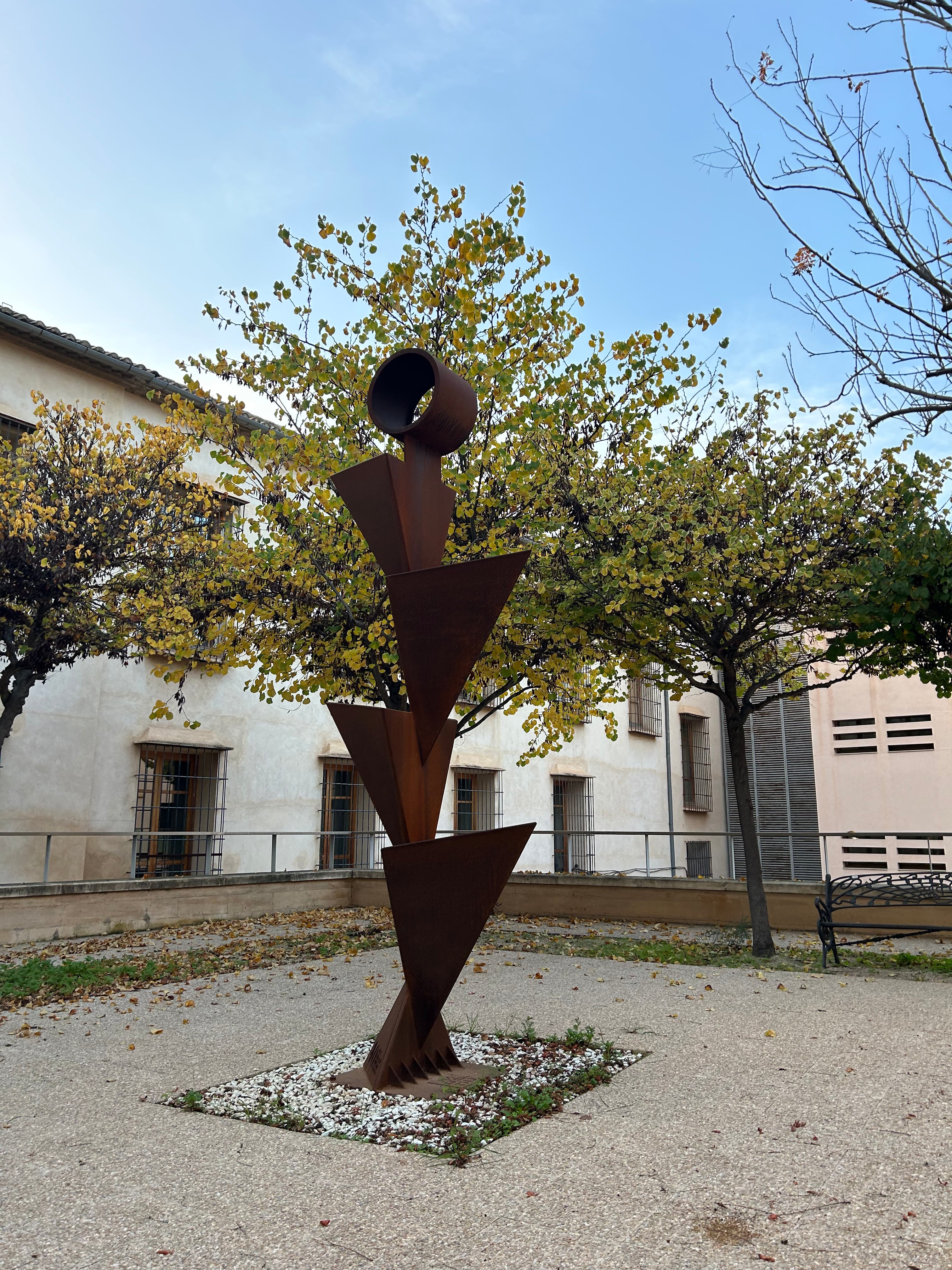 Escultura de Miquel Mollà en Xàtiva. Fuente: Radio Xàtiva Cadena SER