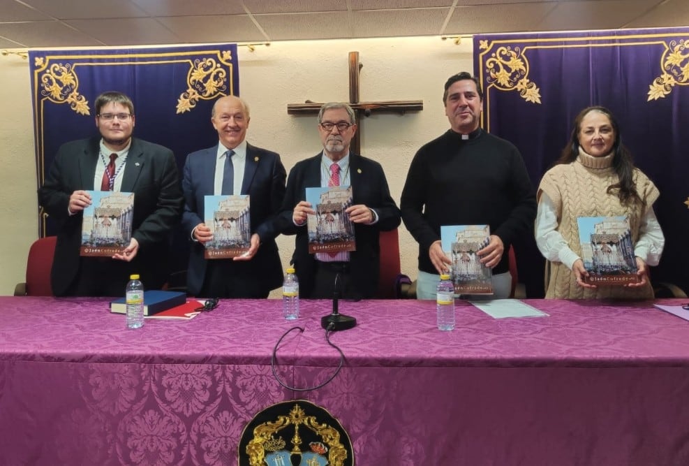 Presentación de la revista &#039;Jaén Cofrade&#039; en la Agrupación de Cofradías de la capital jiennense.