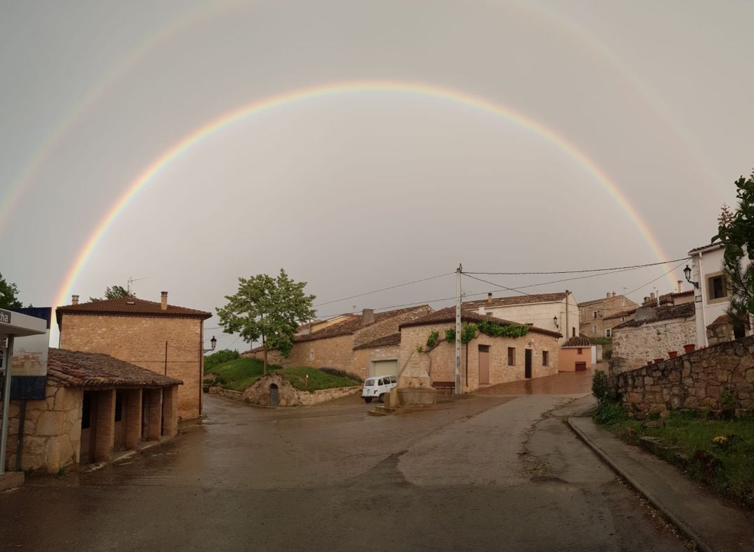 Arco iris sobre Viana de Jadraque (Guadalajara)