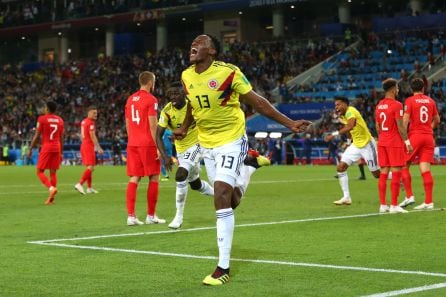 Yerry Mina celebra el gol del empate