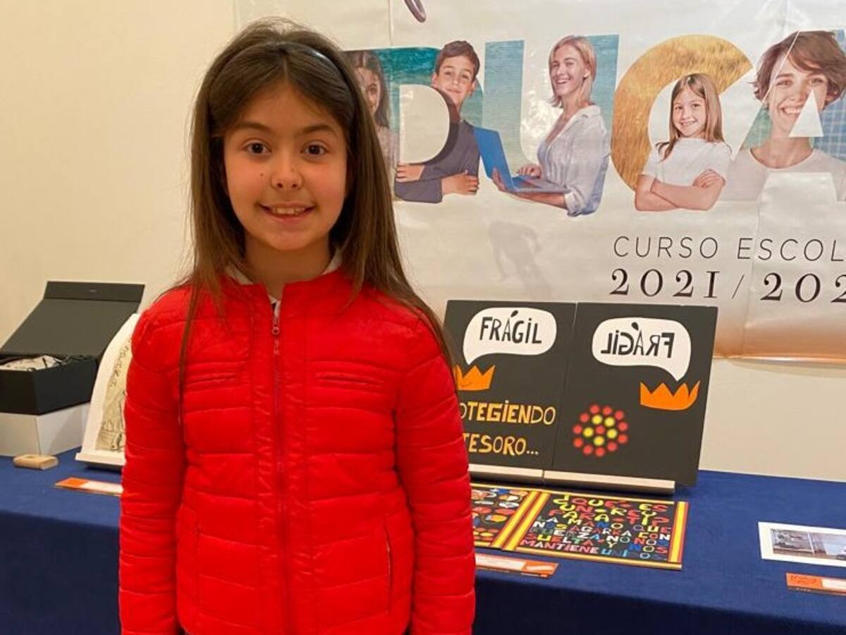 Naiara Moreno, del Colegio Santo Domingo de Guzmán, ganadora de la fase autonómica del certamen 'Qué es un rey para ti'