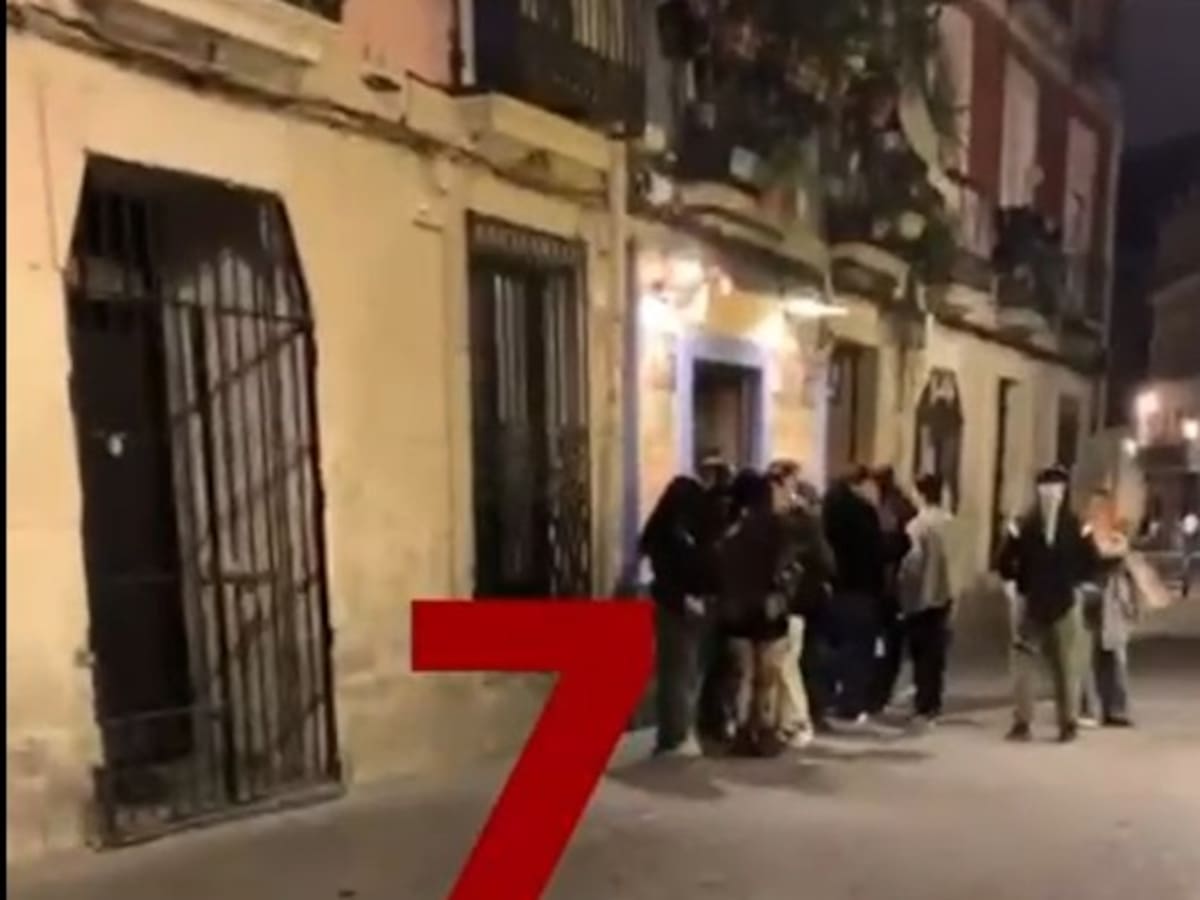 Los vecinos del Casco Antiguo de Alicante, sobre el incumplimiento de la ZAS: "Los pubs nos están tomando el pelo"