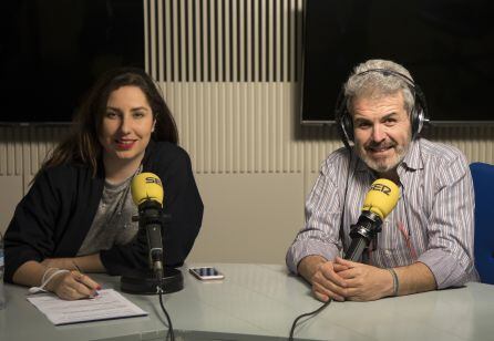 Lorenzo Caprile con Puri Beltrán, durante la entrevista