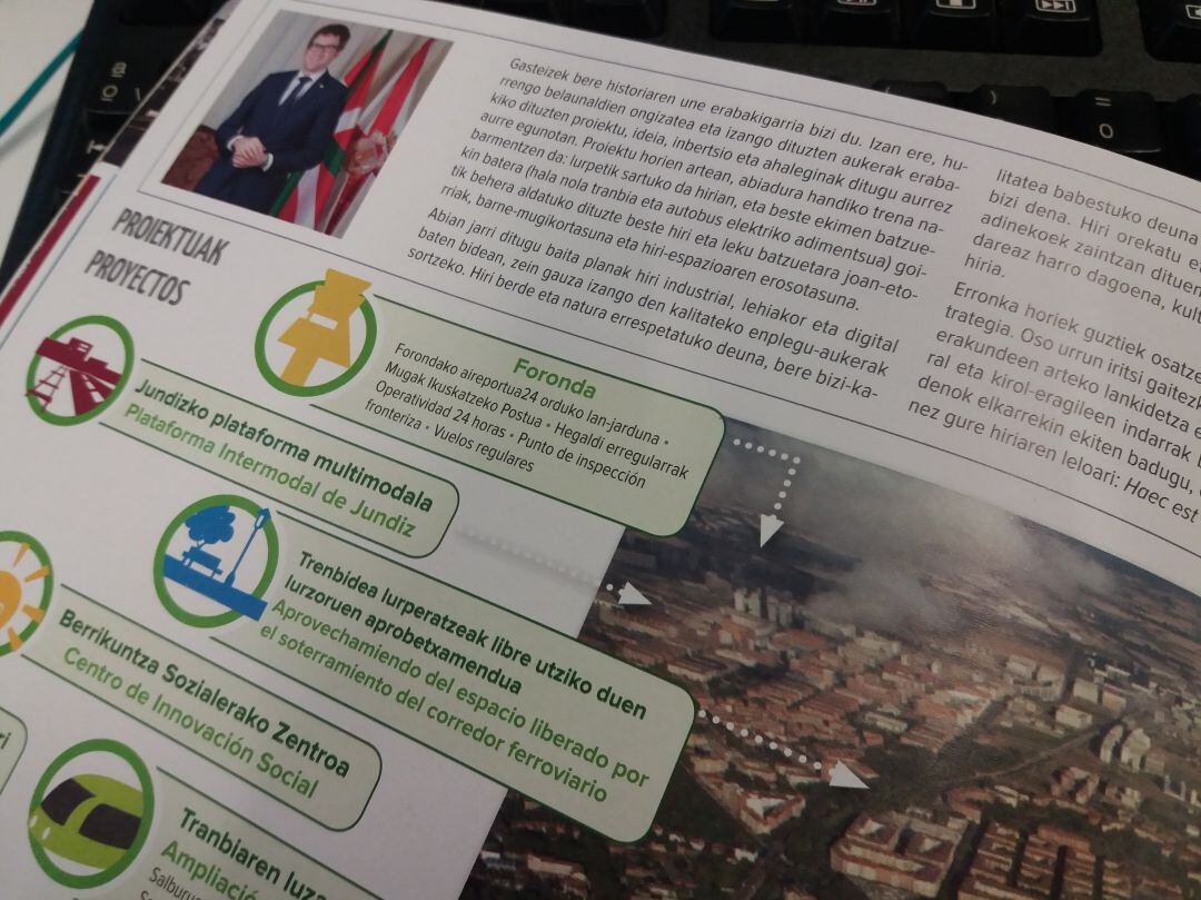 La revista buzoneada por el Ayuntamiento incluye una carta del alcalde