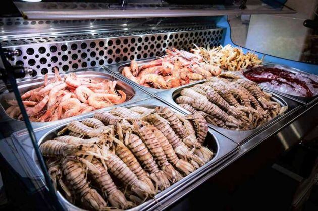 El inconfundible mostrador del bar Arturo