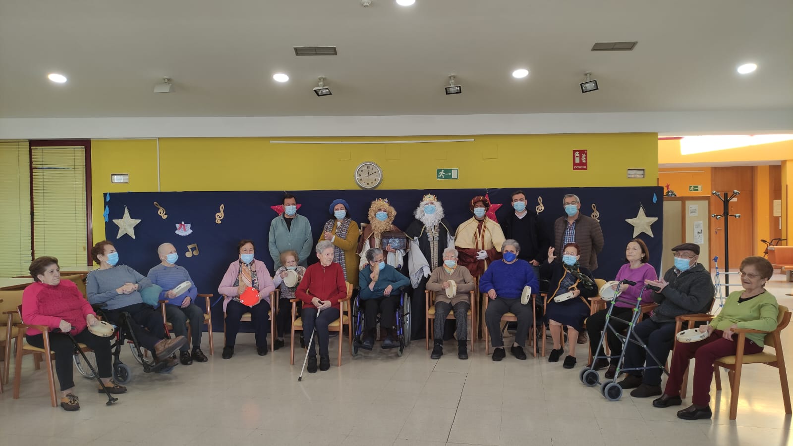 Visita de los Reyes Magos al Centro de Día de Cuéllar