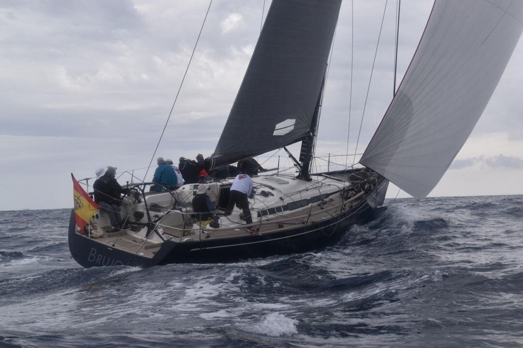 &#039;Brujo&#039; en plena regata.