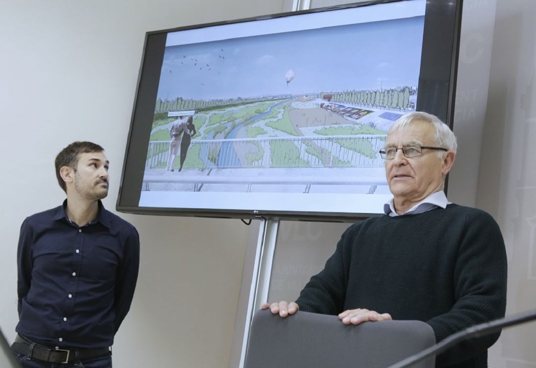 El concejal, Sergi Campillo, y el alcalde de Valencia, Joan Ribó, durante la presentación del proyecto