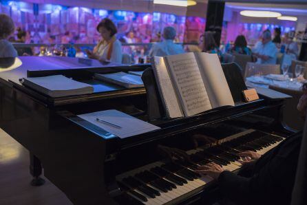 EL CAFÉ DE LA ÓPERA Y EL HOTEL ÓPERA