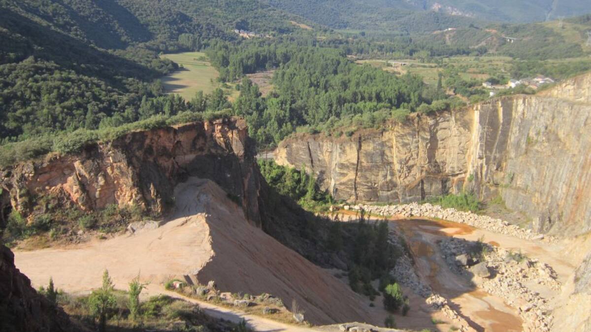 Deniegan la reapertura de la cantera de Toral por el peligro de las voladuras