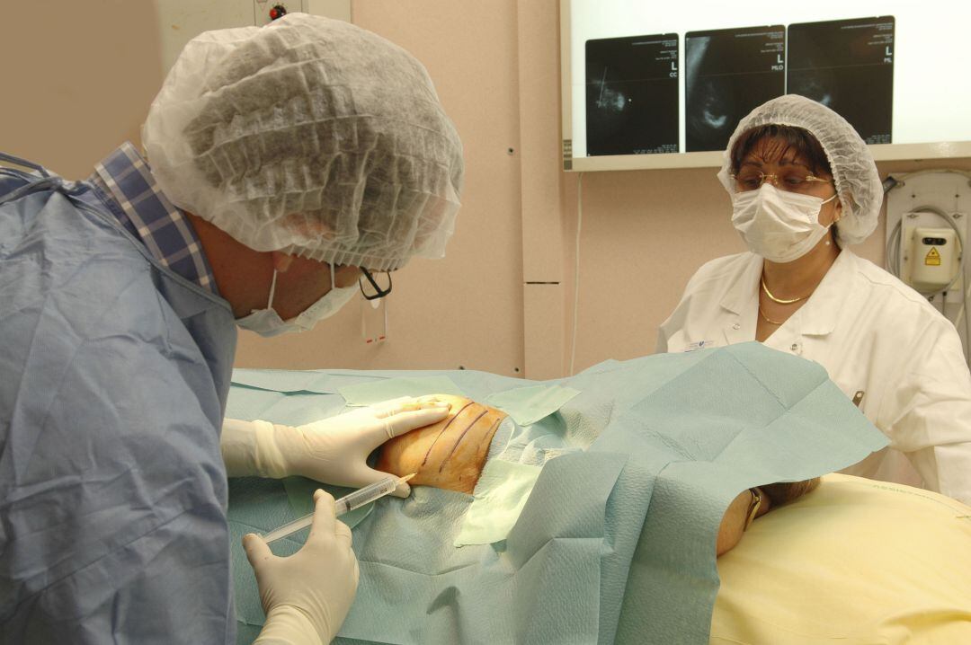 Piden que se cubran las plazas de Oncología del Hospital del Bierzo